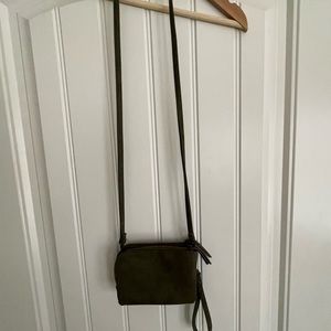 Universal Thread Crossbody Wristlet - New